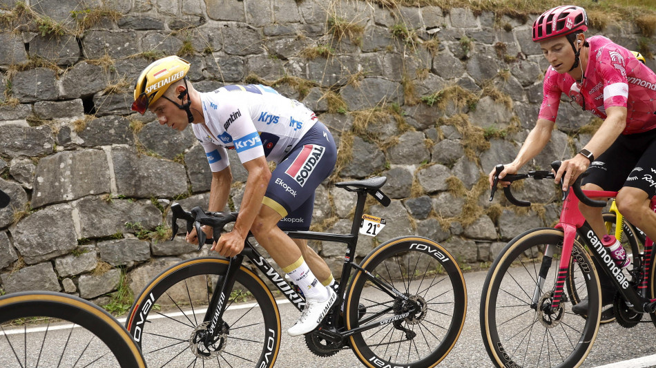 Tour: Evenepoel si ritira sul Tourmalet