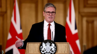 Premier brit&acirc;nico promete condena&ccedil;&otilde;es 'r&aacute;pidas' ap&oacute;s dist&uacute;rbios da extrema direita