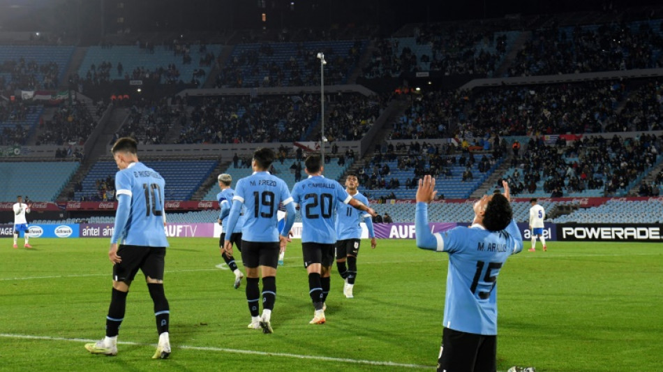 Uruguai vence Cuba (2-0) em Montevid&eacute;u no segundo amistoso da 'era Bielsa'