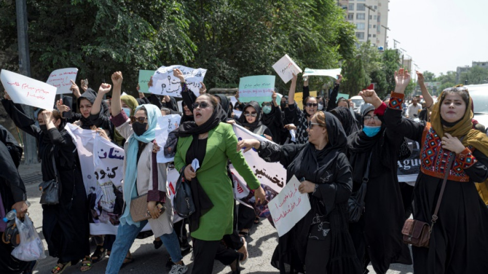 Des talibans tirent en l'air &agrave; Kaboul pour disperser une manifestation de femmes