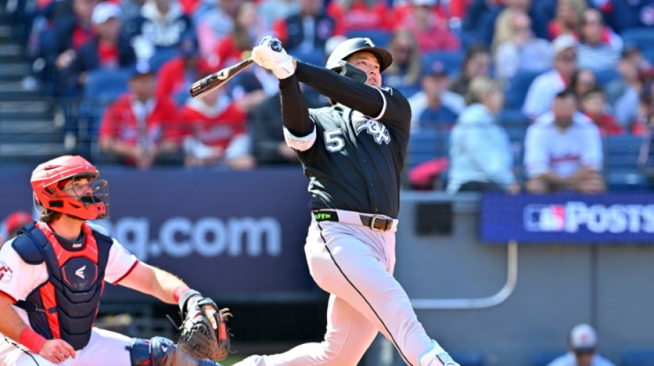 Murakami homer propels White Sox to MLB playoff win over Guardians