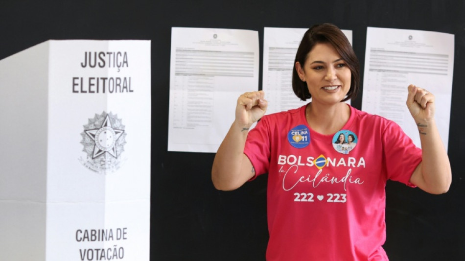 Los Bolsonaro ganan la primera vuelta presidencial y cuatro esca&ntilde;os en el Congreso