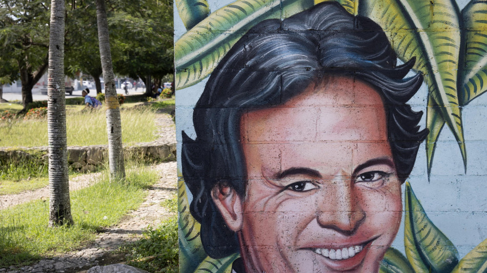 Due ex impiegate di Julio Iglesias presentano nuova denuncia per aggressione sessuale