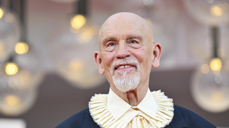 La Coppa Volpi maschile va a John Malkovich