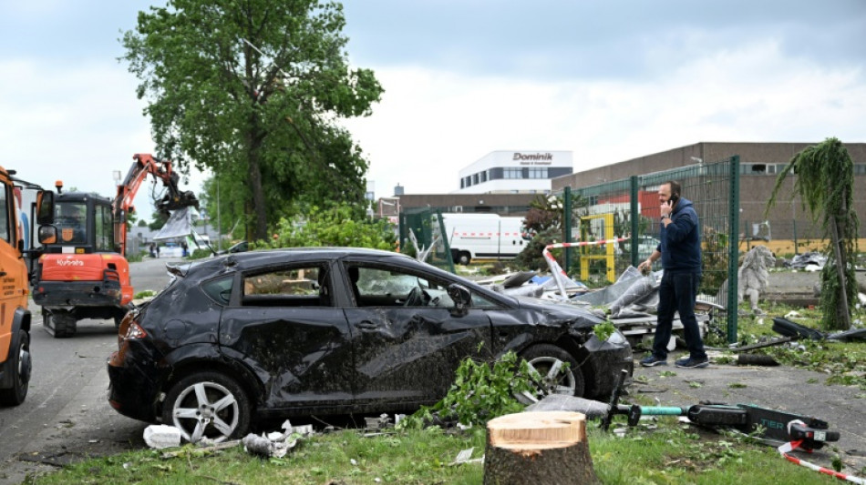 Tornado verw&uuml;stet Paderborn - Dutzende Verletzte