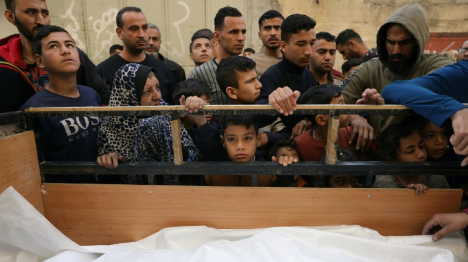 Casi 40 muertos en Gaza por ataques israel&iacute;es contra campos de desplazados