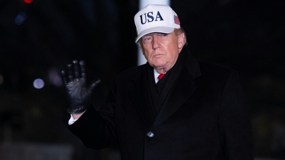 Dollar rebounds while gold climbs again before Fed update