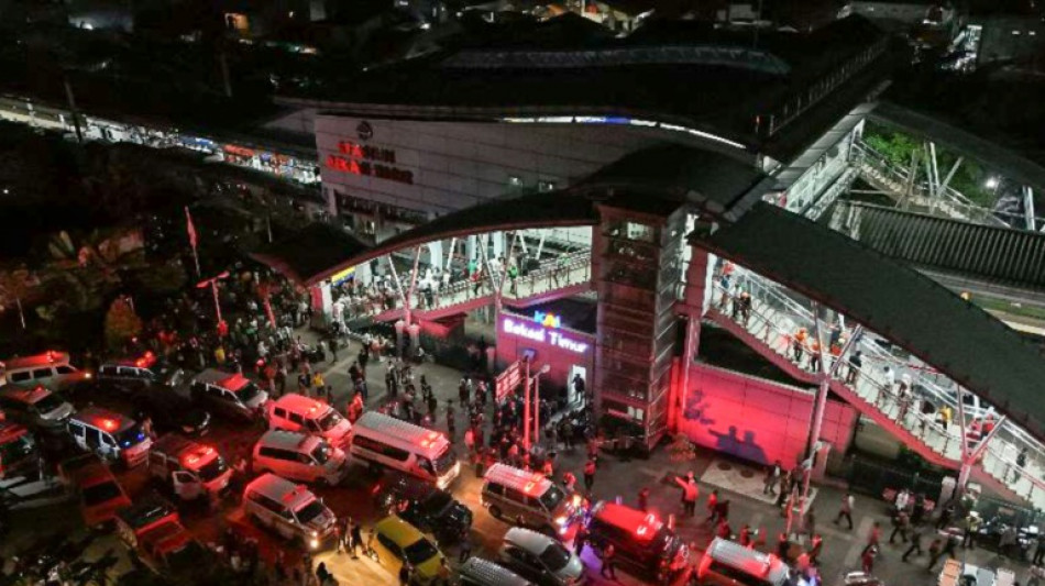 Choque de dos trenes en Indonesia deja 15 muertos y decenas de heridos