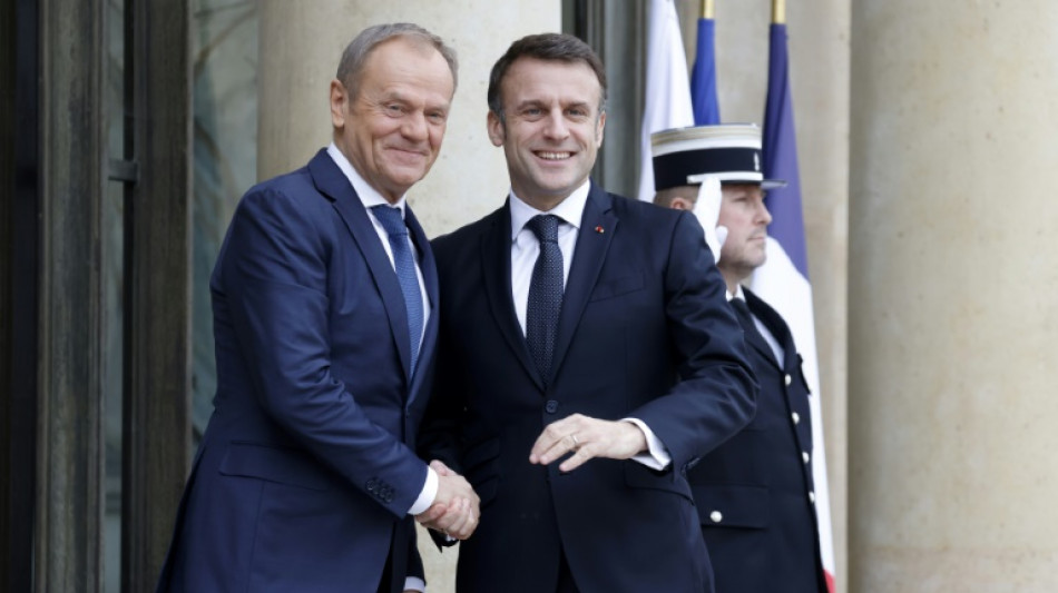 Macron fordert bei Treffen mit Tusk Ausbau der europ&auml;ischen R&uuml;stungsindustrie