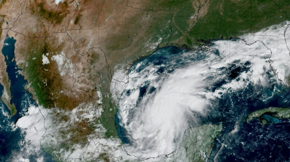 Isa&iacute;as toca tierra como hurac&aacute;n categor&iacute;a 2 en la costa de EEUU