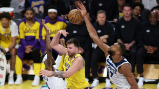 NBA: les Lakers réagissent, OKC et Indiana creusent l'écart