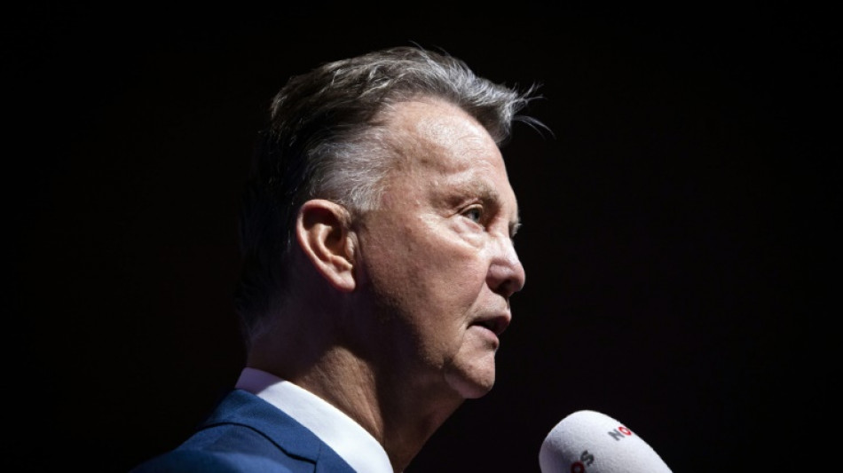 Louis van Gaal asesorar&aacute; a un Ajax en crisis