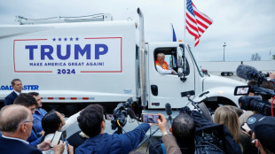 Nach Bidens M&uuml;ll-&Auml;u&szlig;erungen tritt Trump mit M&uuml;llwagen auf
