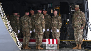 Biden bei Ankunft der sterblichen &Uuml;berreste dreier get&ouml;teter US-Soldaten in Delaware
