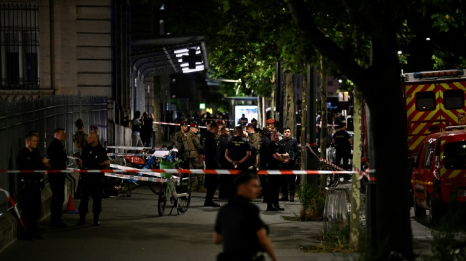 Paris: un militaire bless&eacute; au couteau, le suspect connu pour troubles psychiatriques interpell&eacute;