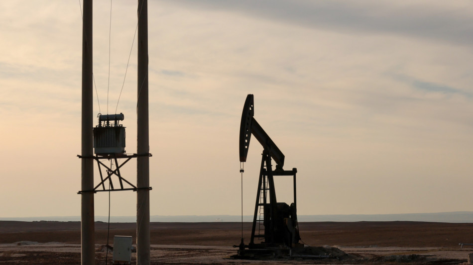 Prezzo petrolio in aumento, Wti scambiato a 59,97 dollari