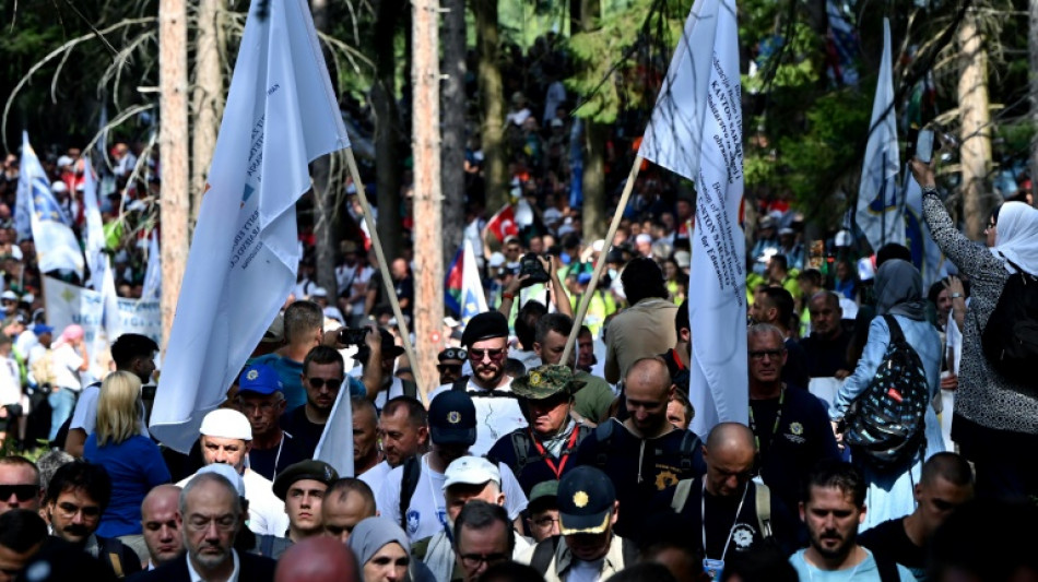 Tausende nehmen an Gedenkmarsch f&uuml;r Opfer des Massakers von Srebrenica teil
