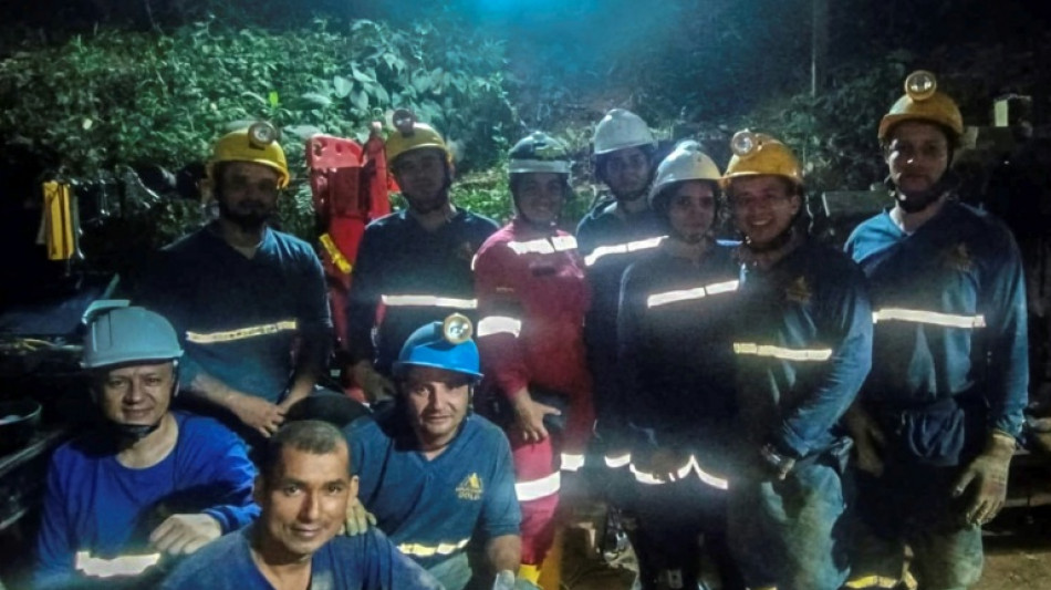 Rescatan a 18 trabajadores atrapados en una mina en Colombia