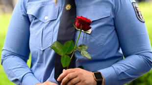 Tausende Menschen bei emotionaler Trauerfeier f&uuml;r get&ouml;teten Polizisten in Mannheim