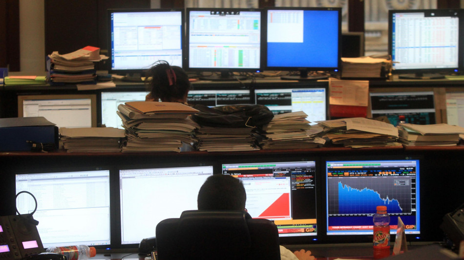 Lo spread fra Btp e Bund scende a 60,9 punti base in avvio
