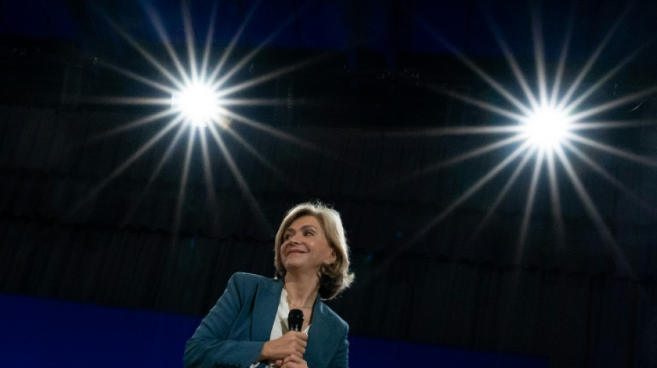 Pr&eacute;sidentielle: P&eacute;cresse et Le Pen veulent se relancer, M&eacute;lenchon pour le "vote utile"