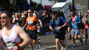 Dos hermanos ingleses encadenan maratones en Irlanda para luchar contra la demencia