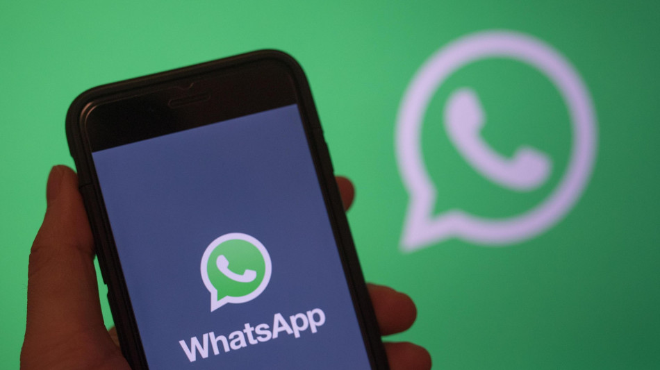 Meta, in Italia far&agrave; pagare le aziende per tenere i loro chatbot su WhatsApp