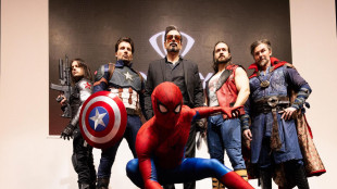 I 'supereroi' lanciano da Napoli un messaggio di pace e felicità per i bambini