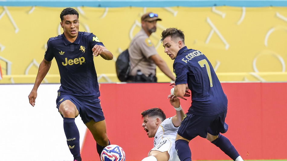 Calcio: Juve; Conceicao è atterrato all'aeroporto di Torino