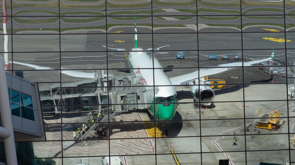 L'Ue ribadisce, 'non ci sono carenze di carburante per aerei, monitoriamo'