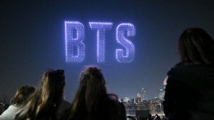 Reis do k-pop BTS fazem show de retorno em Seul