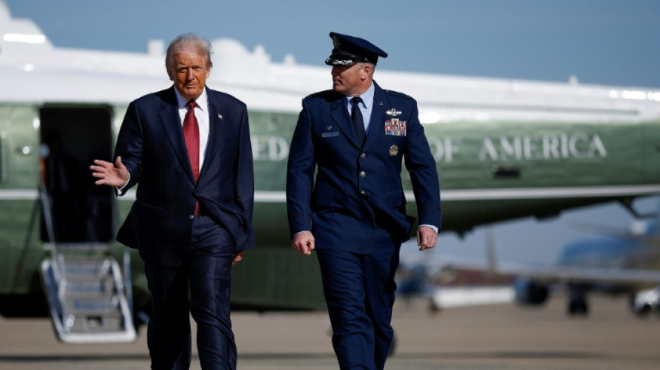 Verdächtiges Paket auf Trumps Flugplatz: Sieben Menschen im Krankenhaus behandelt