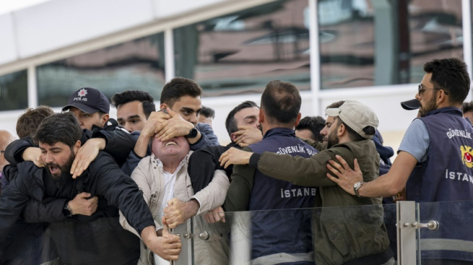 "M&ouml;rder Deutschland": Demonstranten empfangen Steinmeier in Istanbul