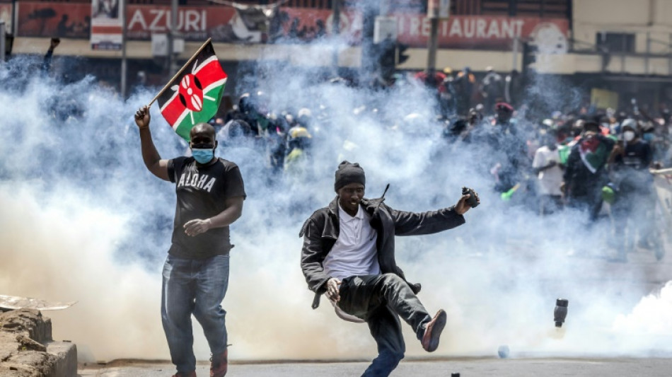 Demonstranten st&uuml;rmen in Kenia Parlamentsgel&auml;nde  - ein Toter