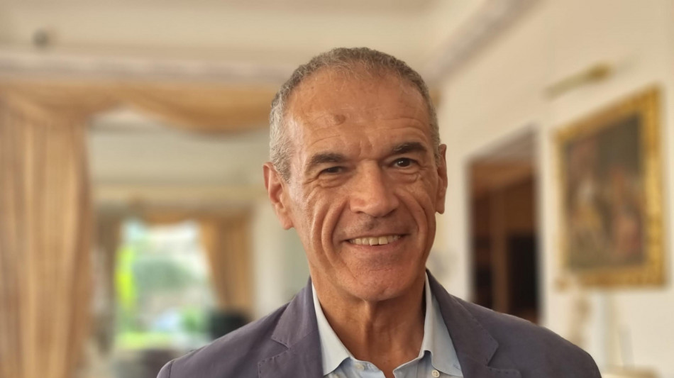 Cottarelli rilancia programma per le superiori dopo 145 incontri