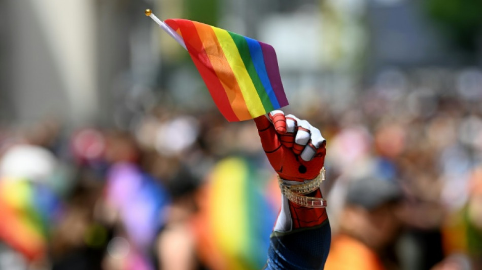 Rechtsextreme Rufe und abgerissene Fahnen: Verd&auml;chtige provozieren bei CSD in K&ouml;ln