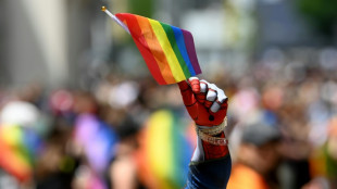 Rechtsextreme Rufe und abgerissene Fahnen: Verd&auml;chtige provozieren bei CSD in K&ouml;ln