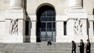 Borsa: Milano sale con Tim, Campari e Saipem, gi&ugrave; Diasorin