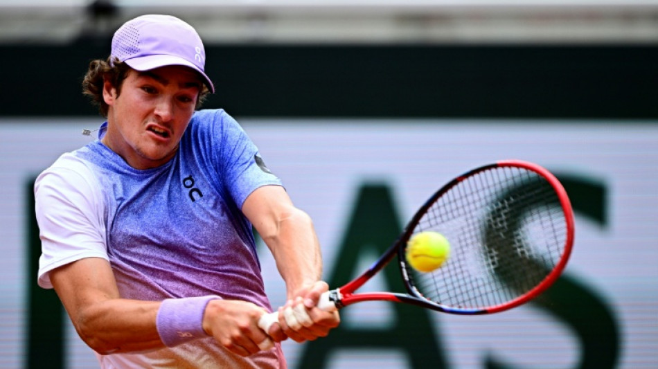 Jo&atilde;o Fonseca &eacute; eliminado por Draper na 3&ordf; rodada de Roland Garros