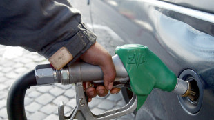 Staffetta, benzina ai minimi da 6 mesi, self a 1,749 euro