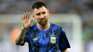 Messi, lesionado, est&aacute; fora dos jogos da Argentina contra Uruguai e Brasil