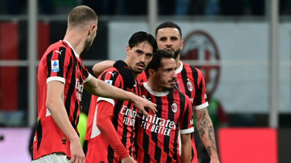Milan vence Como de virada (2-1) na estreia de Dele Alli, que &eacute; expulso