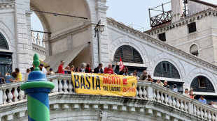 Flashmob della Cgil a Venezia per la sicurezza sul lavoro