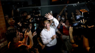 Vague orange en Tha&iuml;lande, l'opposition pro-d&eacute;mocratie en qu&ecirc;te d'une coalition