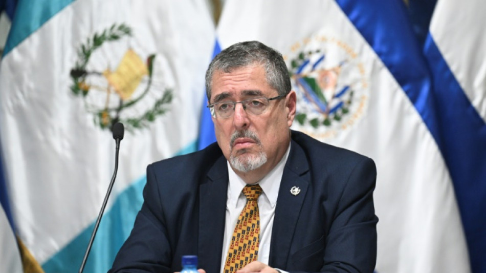 Guatemalas Pr&auml;sident wird nach mehrst&uuml;ndiger Verz&ouml;gerung offiziell vereidigt