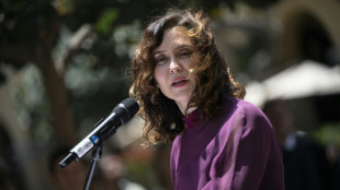 Comparece ante la justicia el novio de la presidenta madrile&ntilde;a en el centro de una batalla pol&iacute;tica