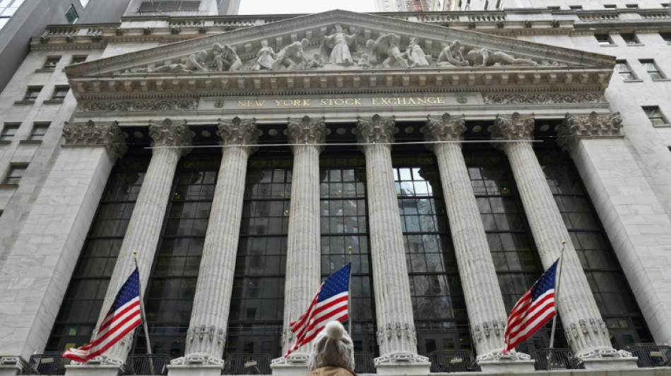 Le rebond se poursuit &agrave; Wall Street, aid&eacute; par de bons indicateurs am&eacute;ricains
