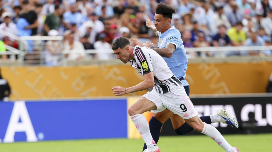 Calcio: la Juve si raduna, è arrivato anche Vlahovic