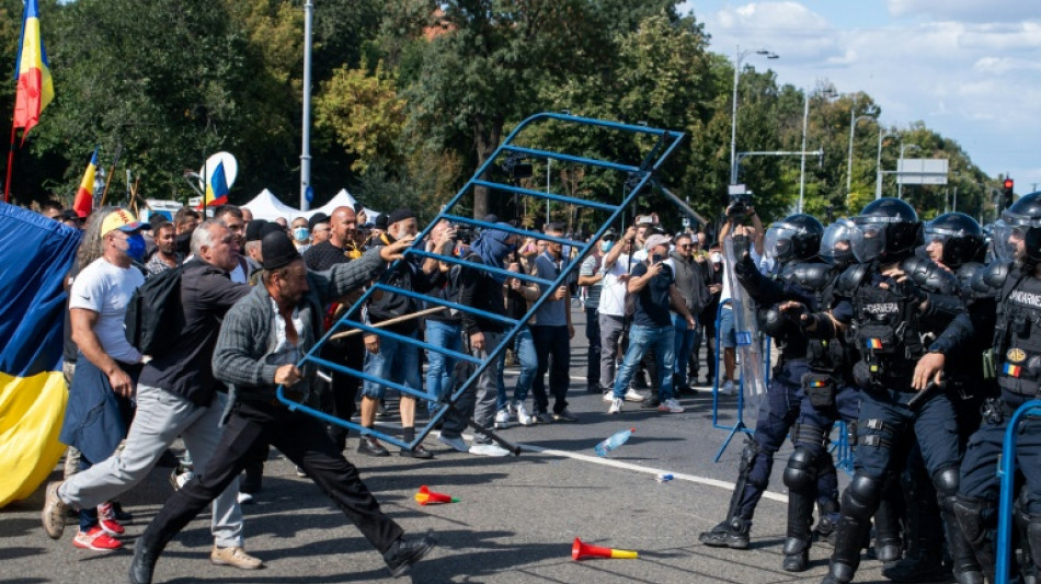 Protesting shepherds, farmers clash with Romanian police