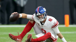 Giants' Jones out for season with knee injury: team